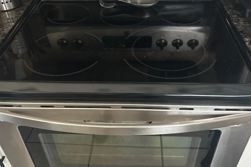 Flossmoor, IL range and oven repair - ceramic glass cooktop, convection element, and precision temperature sensor calibration